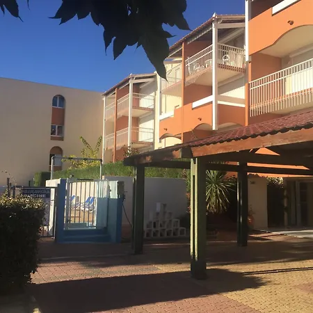 2 Pieces Terrasse Vue Le Cap D'agde * Agde